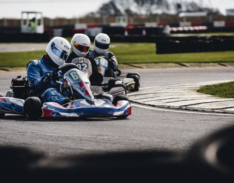 découvrez l'univers du karting : conseils, techniques de pilotage, circuits, équipements et actualités pour vivre pleinement votre passion de la course sur kart.
