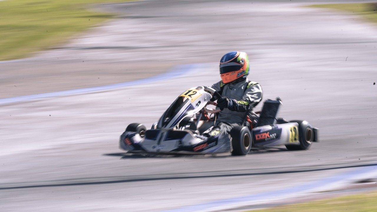 découvrez l'univers palpitant du karting ! parfait pour les amateurs de vitesse et de sensations fortes, le karting offre des courses endiablées sur des pistes variées. que vous soyez un pilote débutant ou un champion en herbe, préparez-vous à ressentir l'adrénaline à chaque virage. rejoignez-nous pour une expérience inoubliable en karting !