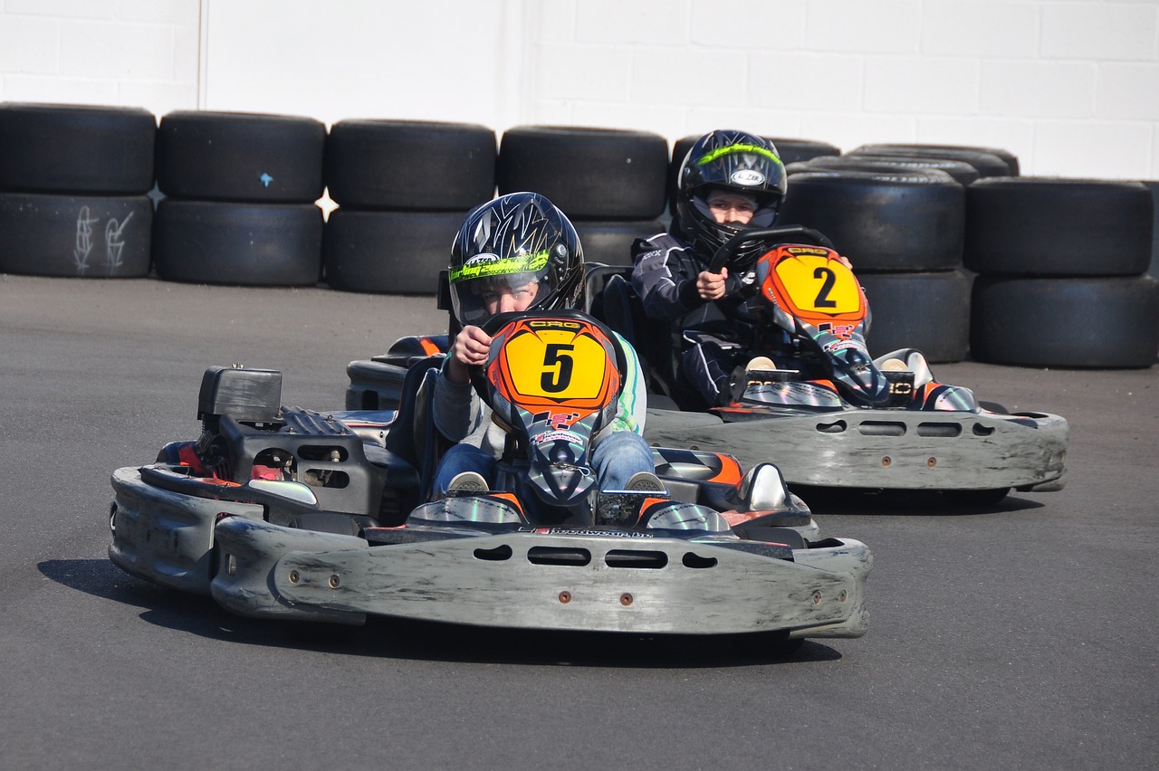 découvrez l'univers palpitant du karting ! que vous soyez novice ou pilote chevronné, vivez des sensations fortes sur des circuits adaptés à tous les niveaux. participez à des courses endiablées, perfectionnez votre technique et partagez des moments inoubliables entre amis ou en famille. rejoignez-nous pour une expérience de karting inégalée !