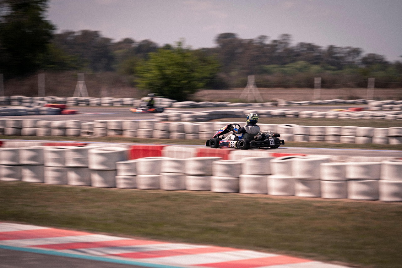 découvrez un stage de karting unique pour vivre une expérience sportive et découvrir les techniques de pilotage tout en développant vos compétences.