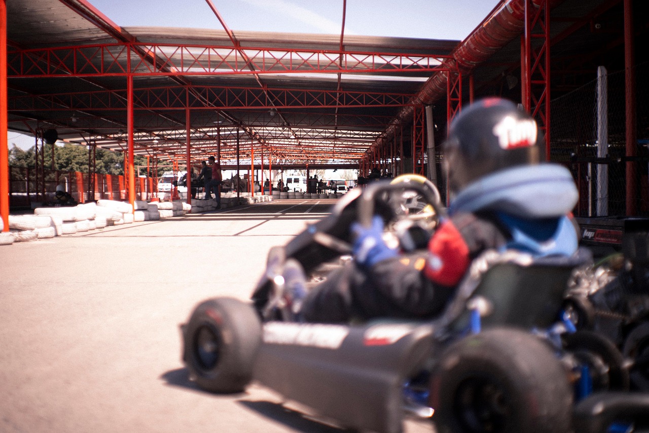 Astuces pour améliorer votre pilotage en karting : progressez dès votre prochaine course
