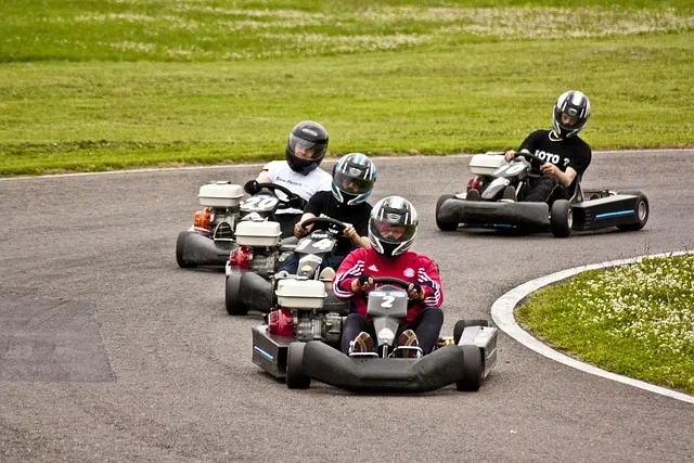 Démonstration karting : découvrez les techniques pour maîtriser la piste