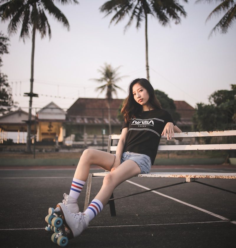 découvrez le roller skating, un loisir dynamique qui allie plaisir et exercice ! parfait pour tous les âges, apprenez des techniques, trouvez des conseils et rejoignez une communauté passionnée. glissez avec style et vivez des moments inoubliables sur roulettes !