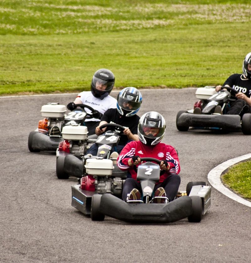découvrez le karting, une expérience palpitante alliant vitesse et adrénaline sur circuit ! que vous soyez débutant ou pilote confirmé, vivez des moments inoubliables entre amis ou en famille.