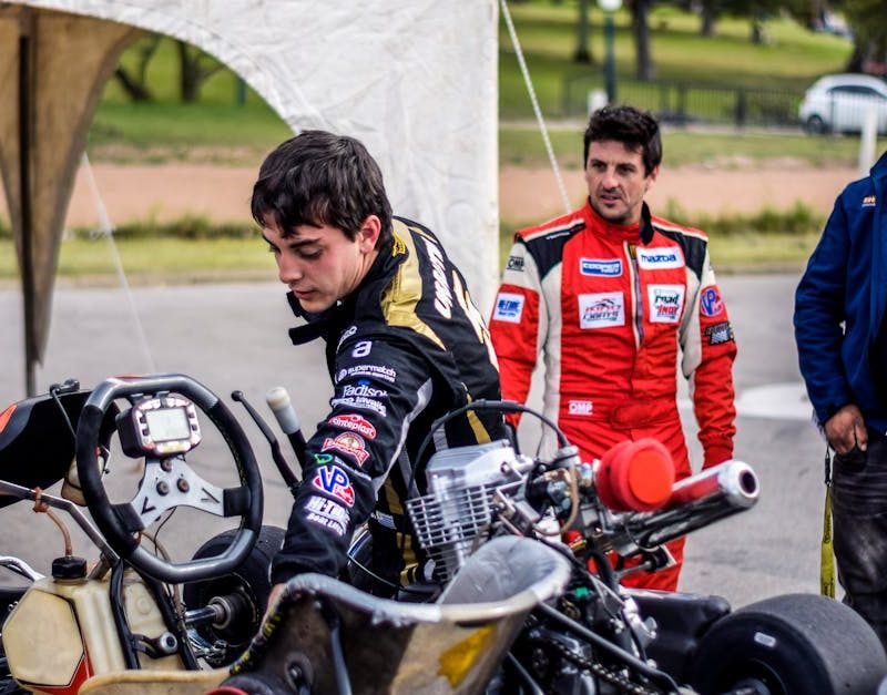 découvrez l'univers palpitant du karting ! que vous soyez débutant ou pilote expérimenté, vivez des sensations fortes sur notre circuit. réservez votre session dès aujourd'hui et défiez vos amis dans cette aventure pleine de vitesse et d'adrénaline.