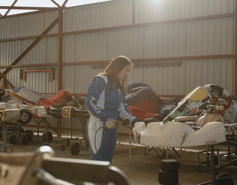 découvrez notre gamme complète d’équipements de karting : casques, combinaisons, gants et accessoires pour une sécurité et des performances optimales sur circuit. idéal pour pilotes débutants et confirmés.