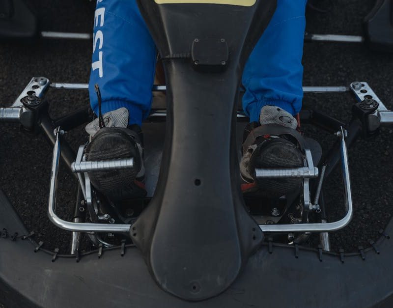 découvrez les règles essentielles et conseils pratiques pour garantir votre sécurité lors de vos sessions de karting. apprenez à bien vous équiper, respecter les consignes et profiter du karting en toute tranquillité.