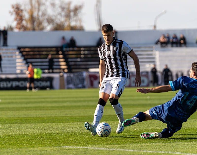 découvrez comment renforcer l'esprit d'équipe au sein de votre organisation grâce à des conseils, activités et stratégies pour améliorer la cohésion et la collaboration entre collaborateurs.